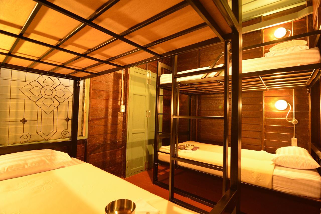 La Moon Hostel Bangkok Buitenkant foto