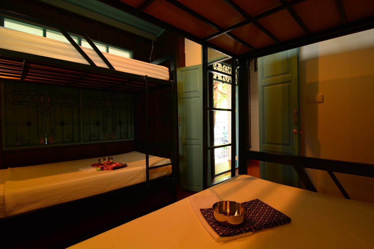 La Moon Hostel Bangkok Buitenkant foto