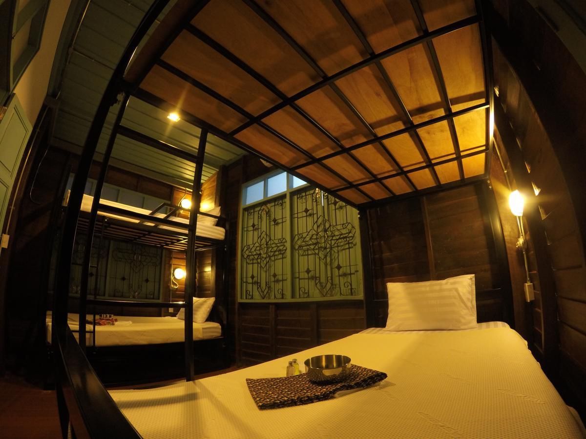 La Moon Hostel Bangkok Buitenkant foto
